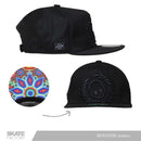 Gorra color negro para hombre con el logo de antifashion bordado en la parte frontal de la gorra y diseño en la visera de un mandala Snapback Gorra antifashion negra bordado con vicera mandala. Marca mexicana con patinetas, gorras y accesorios. Visítanos y descubre todo lo que antifashion tiene para ti. Disponibles en Skate Factory tu skate shop favorito, Envíos gratis en compras mayores a $999 pesos compra fácil y rápido Encuéntralos en tu skate shop, Skate factory ®.